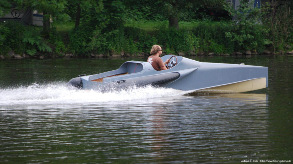 The fully electric speedboat Voltage II. First trials were made in 2008, reaching 27kn. Boats were in production form 2011-2015. They are still around on lakes in Austria and Switzerland.